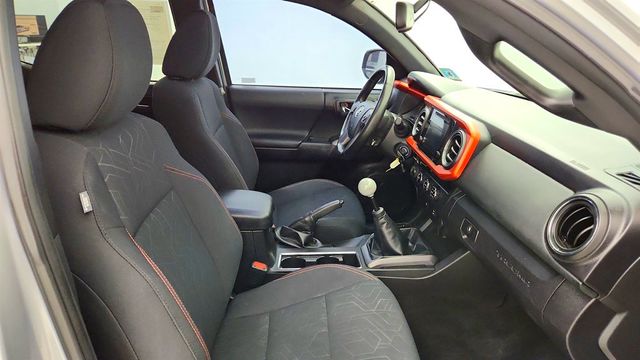 2016 Toyota Tacoma TRD Off-Road Double Cab 4WD V6 Manual w/ Tow Pkg & Overland Rack - 23047658 - 23
