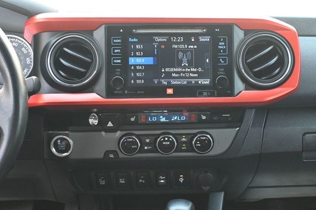 2016 Toyota Tacoma TRD Off-Road Double Cab Premium/Technology Package New Tires - 22990362 - 9