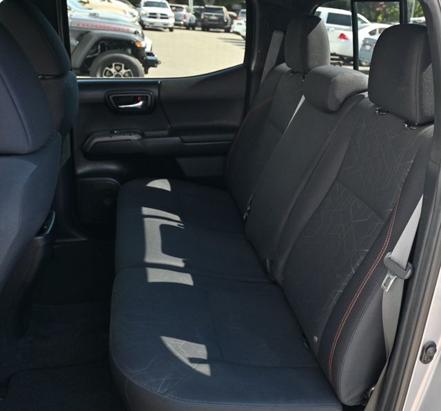 2016 Toyota Tacoma TRD Off-Road Double Cab Premium/Technology Package New Tires - 22990362 - 12