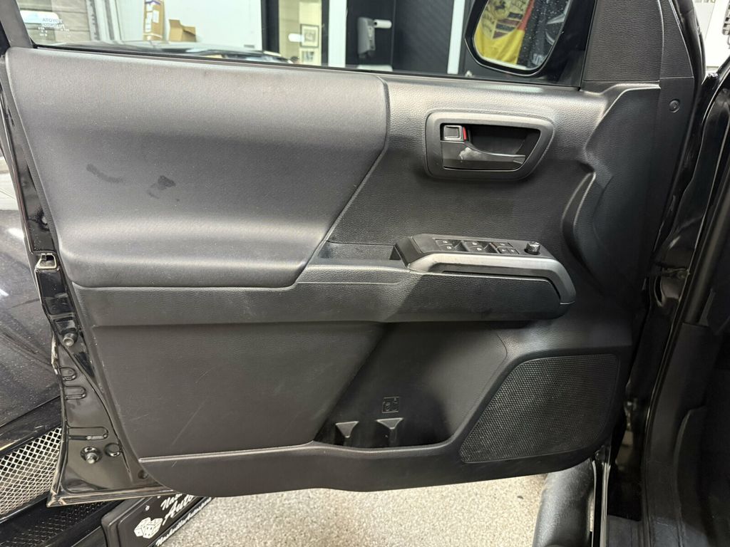 2016 Toyota Tacoma TRD Off-Road/Rough Country Lift/Rear Camera/4x4/Tow Pkg - 23079662 - 17