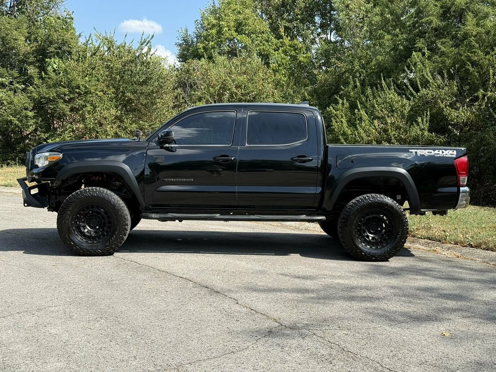 2016 Toyota Tacoma TRD Off-Road/Rough Country Lift/Rear Camera/4x4/Tow Pkg - 23079662 - 2