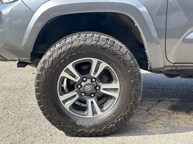 2016 Toyota Tacoma TRD Sport Double Cab 4WD V6 Automatic - 22738842 - 10