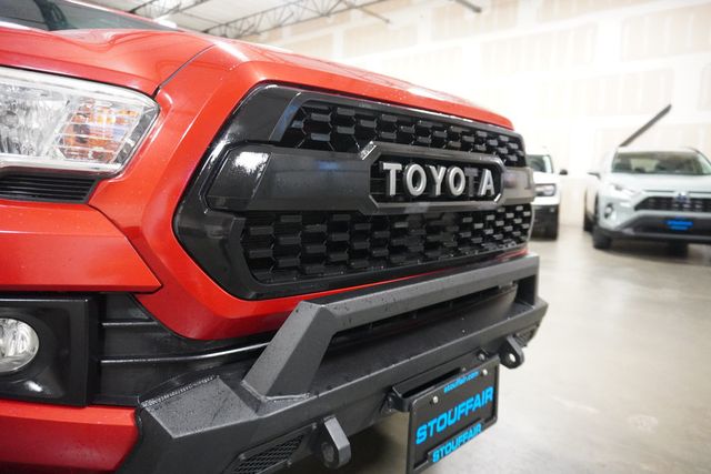 2016 Toyota Tacoma TRD Sport Double Cab 4WD V6 Automatic - 22947325 - 12