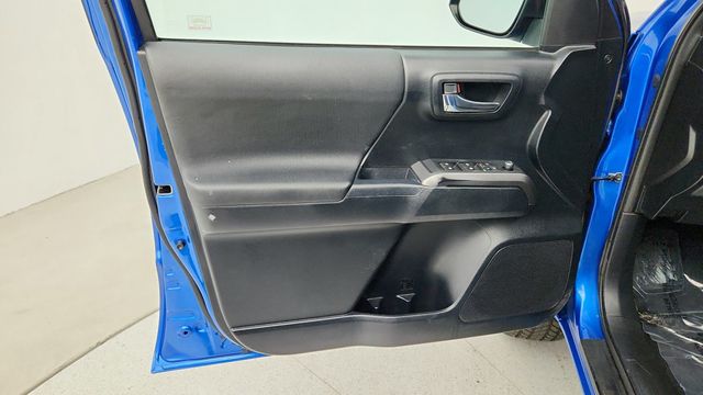 2016 Toyota Tacoma TRD Sport Double Cab 4WD V6 Automatic with Towing Package - 22949797 - 9