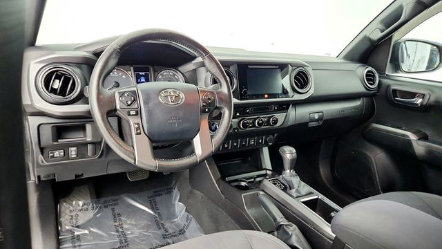 2016 Toyota Tacoma TRD Sport Double Cab 4WD V6 Automatic w/ Premium & Tech. Package - 22947429 - 10