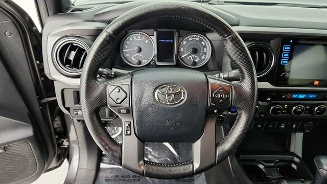 2016 Toyota Tacoma TRD Sport Double Cab 4WD V6 Automatic w/ Premium & Tech. Package - 22947429 - 11