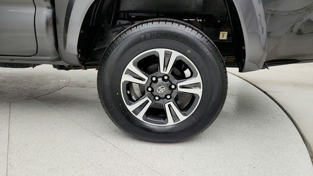 2016 Toyota Tacoma TRD Sport Double Cab 4WD V6 Automatic w/ Premium & Tech. Package - 22947429 - 8
