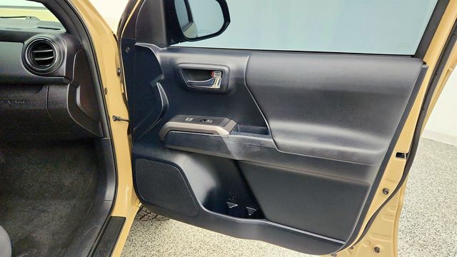 2016 Toyota Tacoma TRD Sport Double Cab 4WD V6 Manual - 23010083 - 25