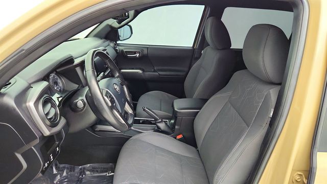 2016 Toyota Tacoma TRD Sport Double Cab 4WD V6 Manual w/ Towing Package - 23010083 - 19