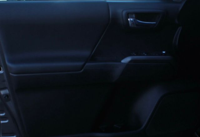 2016 Toyota Tacoma TRD SPORT DOUBLE CAB W/ NAVIGATION, PUSH/START - 22984982 - 18