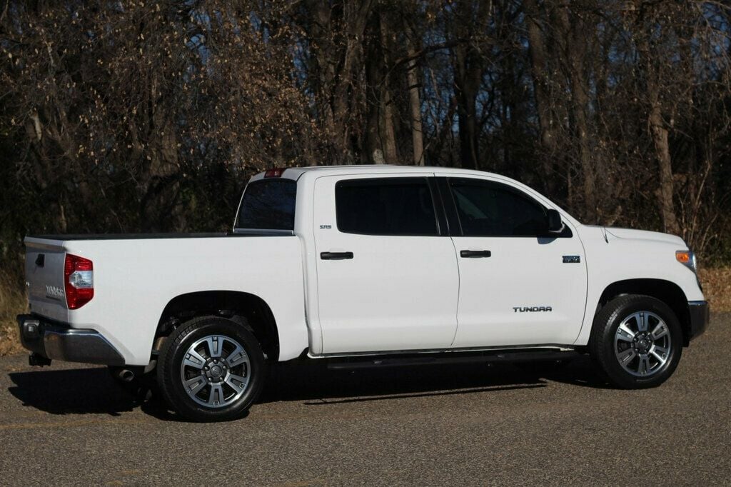 2016 Toyota Tundra SR5 photo 3