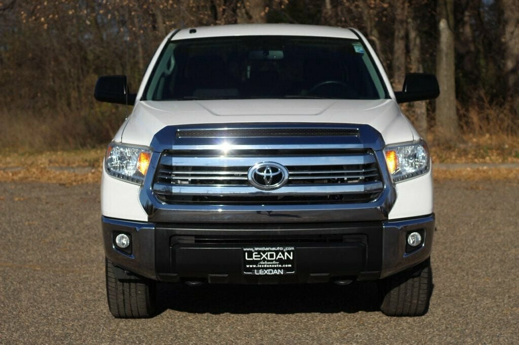 2016 Toyota Tundra SR5 photo 4