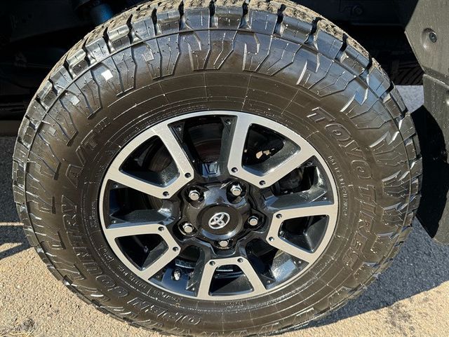 2016 Toyota Tundra SR5 CrewMax 5.7L V8 4WD 6-Speed Automatic - 22991975 - 26