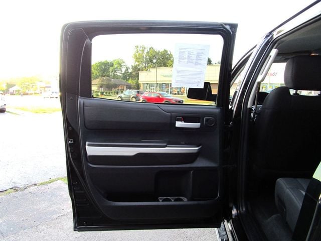 2016 Toyota Tundra SR5 CrewMax 5.7L V8 FFV 4WD 6-Speed Automatic - 22920280 - 33