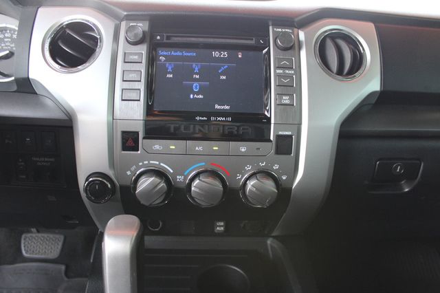 2016 Toyota Tundra SR5 CrewMax 5.7L V8 FFV 4WD 6-Speed Automatic - 23049745 - 11