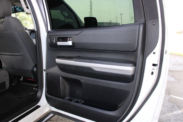 2016 Toyota Tundra SR5 CrewMax 5.7L V8 FFV 4WD 6-Speed Automatic - 23049745 - 14
