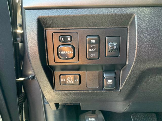 2016 Toyota Tundra SR5 CrewMax 5.7L V8 FFV 6-Speed Automatic - 23041120 - 29