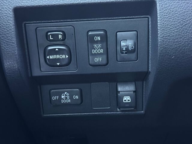 2016 Toyota Tundra TRD Off-Road/SR5 Upgrade Pkg/Rear Camera/Tow Pkg - 23085915 - 16