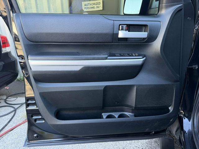 2016 Toyota Tundra TRD Off-Road/SR5 Upgrade Pkg/Rear Camera/Tow Pkg - 23085915 - 17