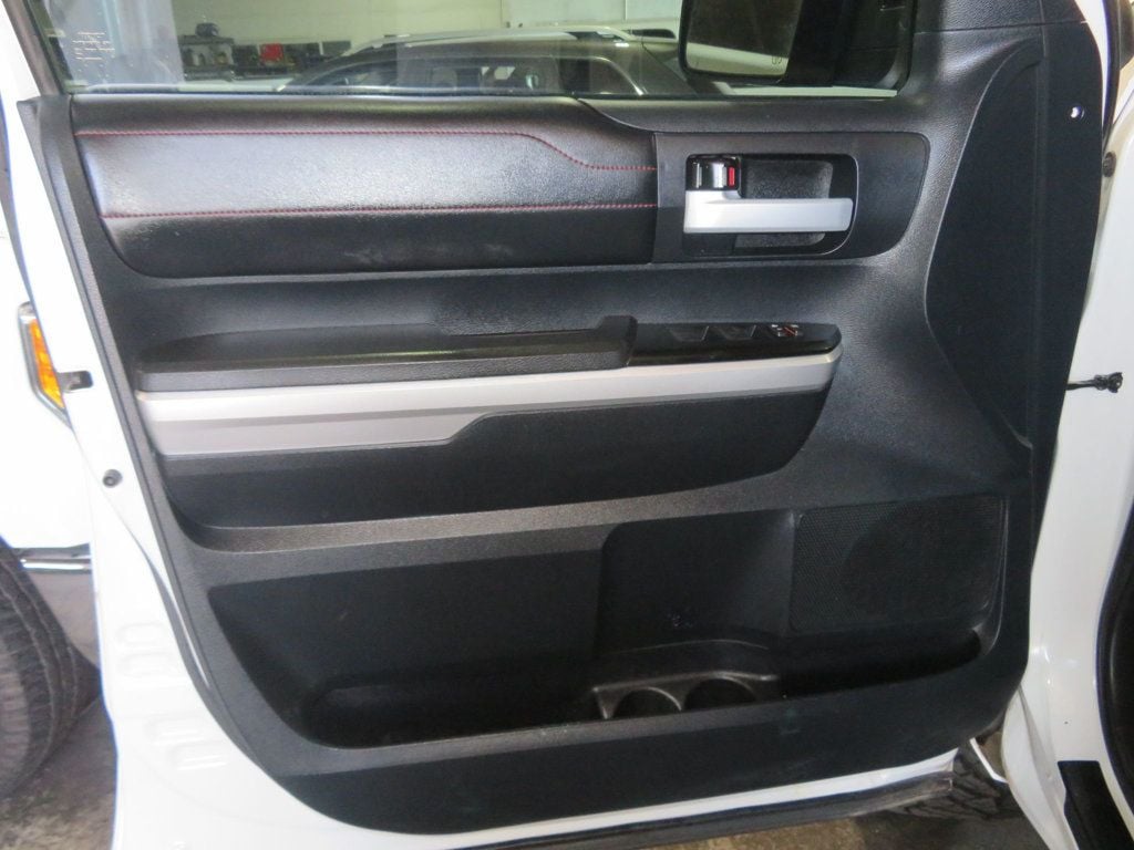 2016 Toyota Tundra TRD Pro CrewMax photo 16