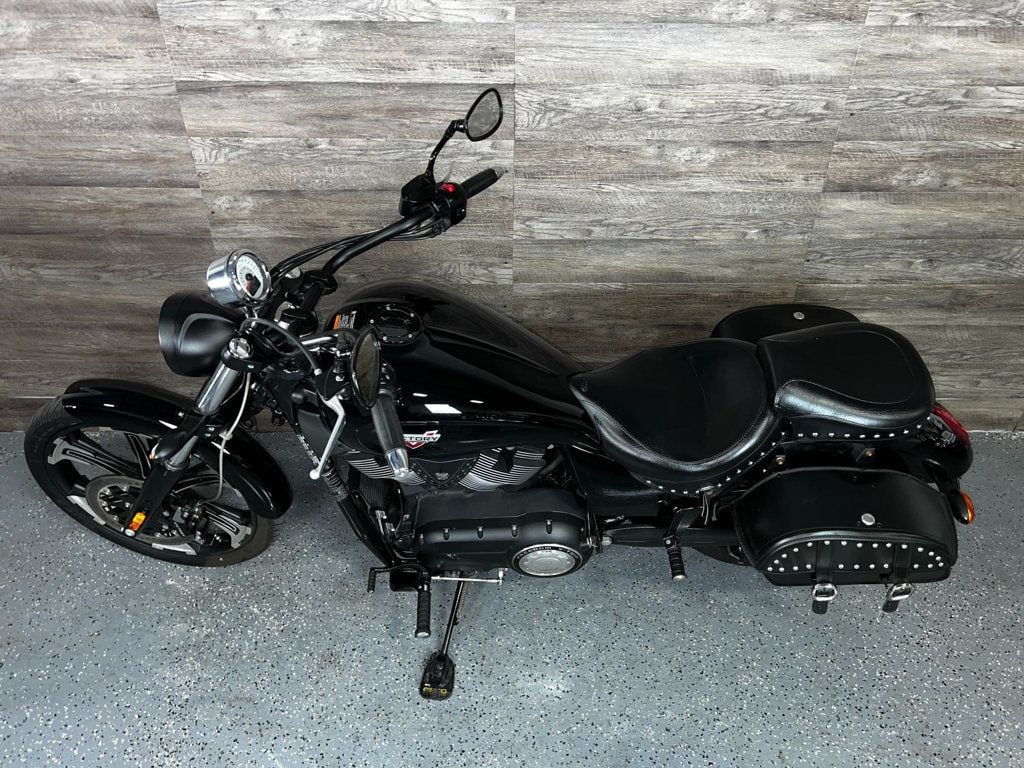 2016 Victory Vegas 8-Ball LOW MILES! - 22634537 - 15