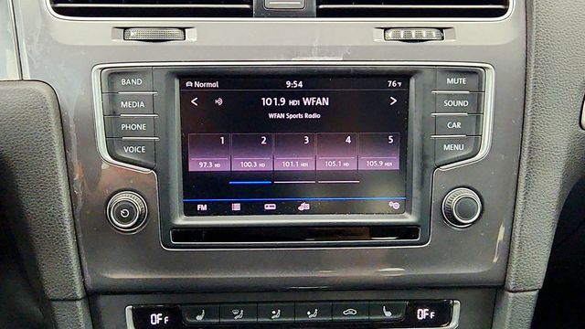 2016 Volkswagen e-Golf SE 4dr Hatchback - 23046023 - 17