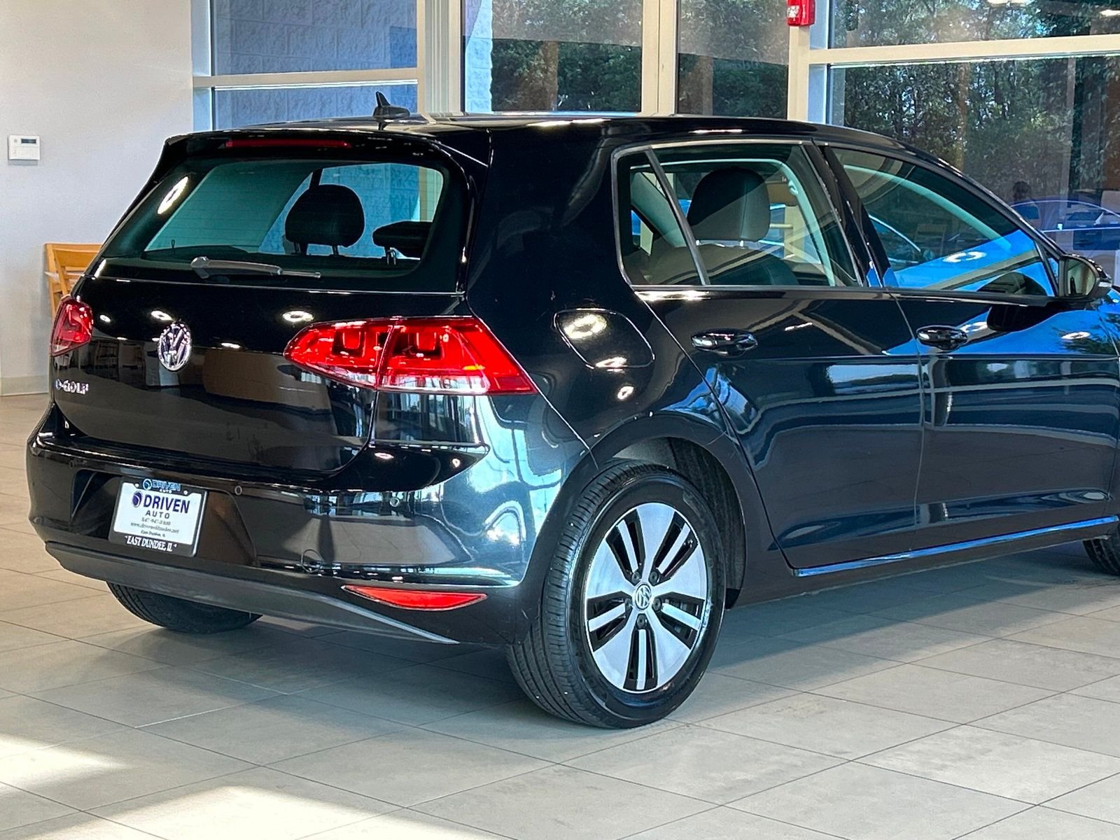 2016 Volkswagen e-Golf SEL Premium photo 9