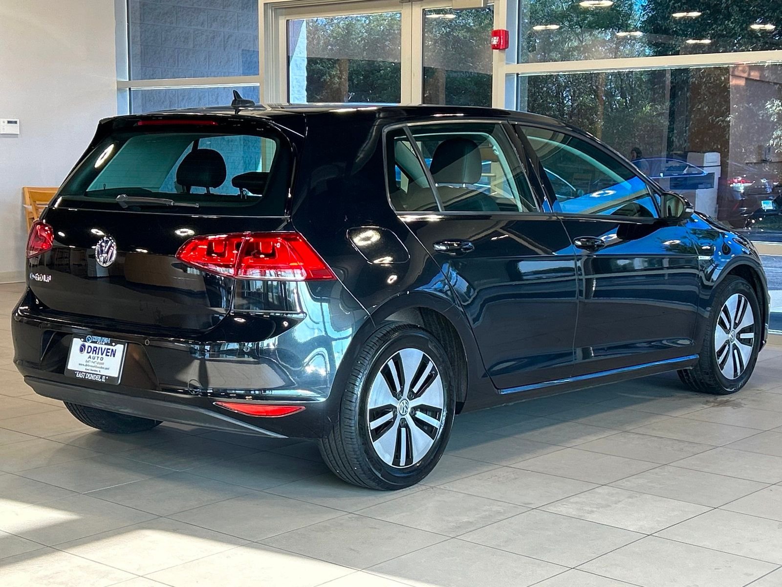 2016 Volkswagen e-Golf SEL Premium photo 10