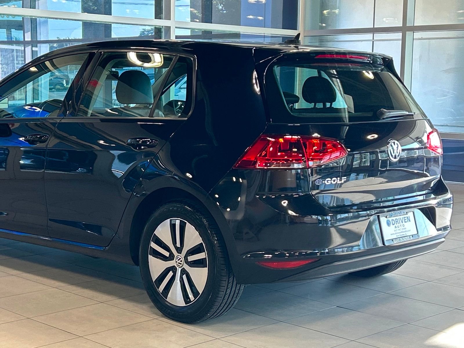 2016 Volkswagen e-Golf SEL Premium photo 11