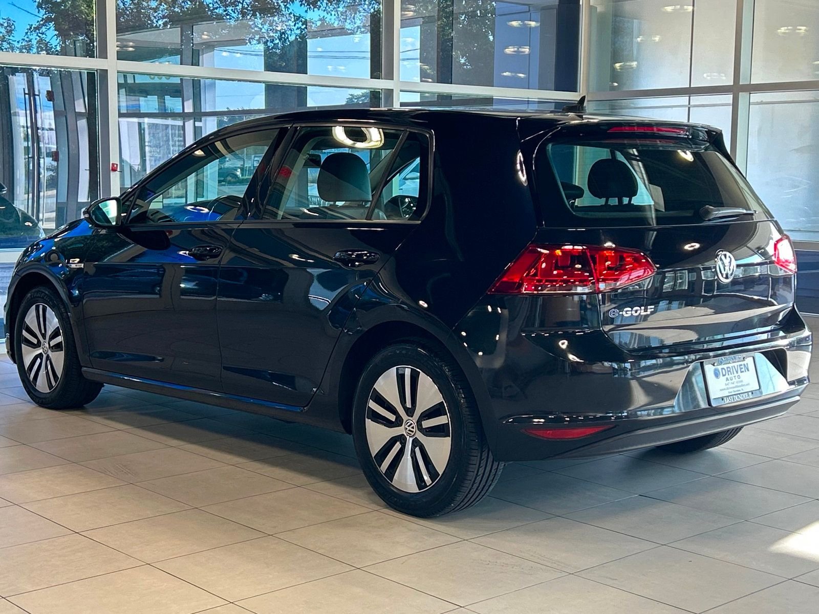 2016 Volkswagen e-Golf SEL Premium photo 12