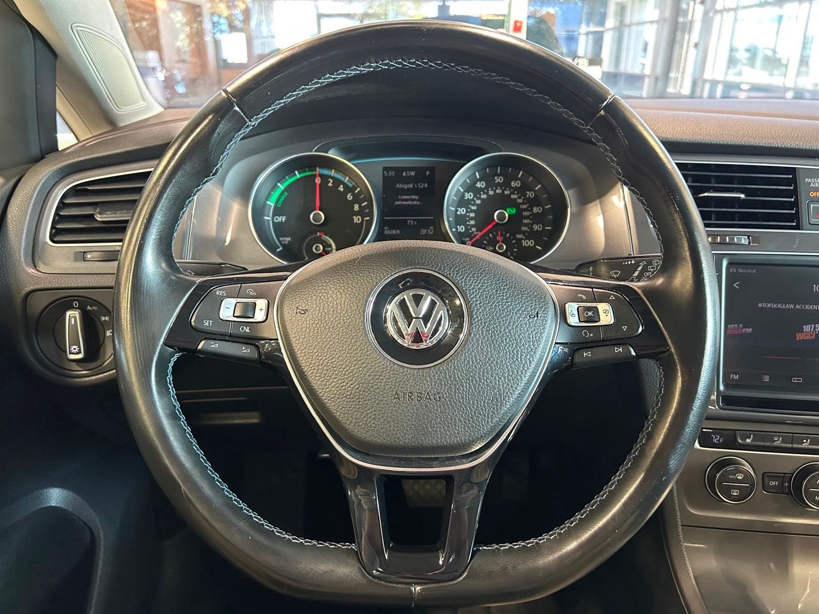 2016 Volkswagen e-Golf SEL Premium photo 22