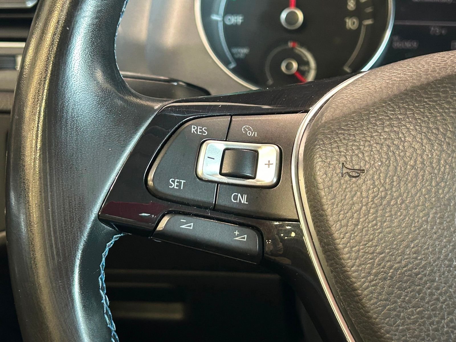 2016 Volkswagen e-Golf SEL Premium photo 23