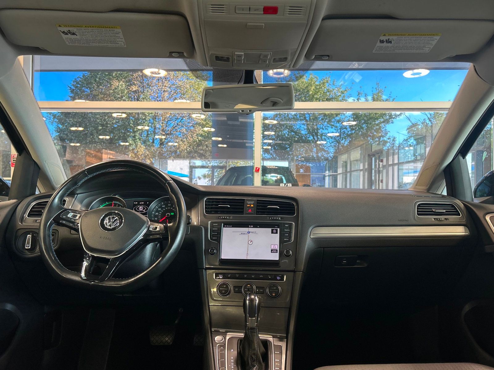 2016 Volkswagen e-Golf SEL Premium photo 32
