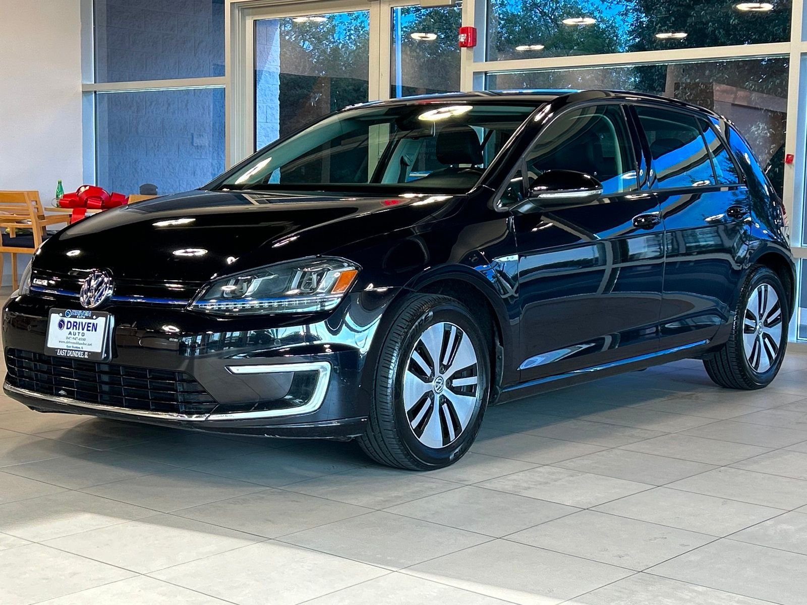 2016 Volkswagen e-Golf SEL Premium photo 2