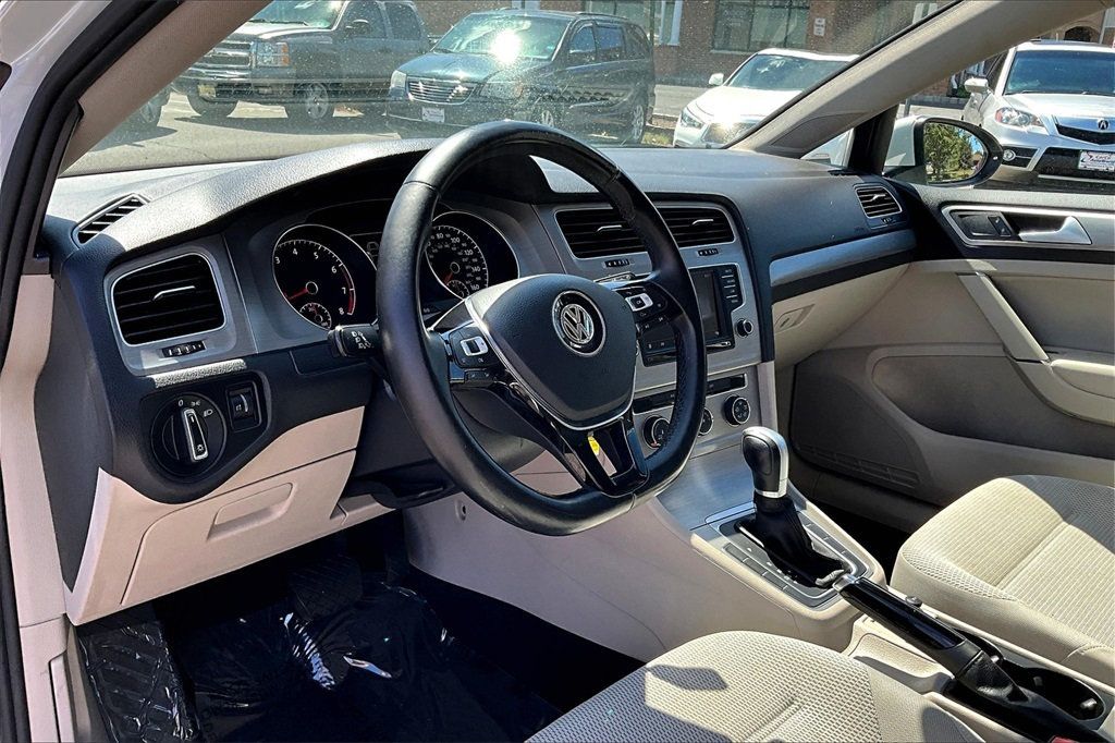2016 Volkswagen Golf TSI S photo 8