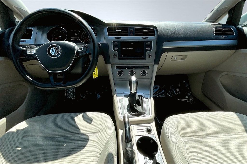 2016 Volkswagen Golf TSI S photo 16