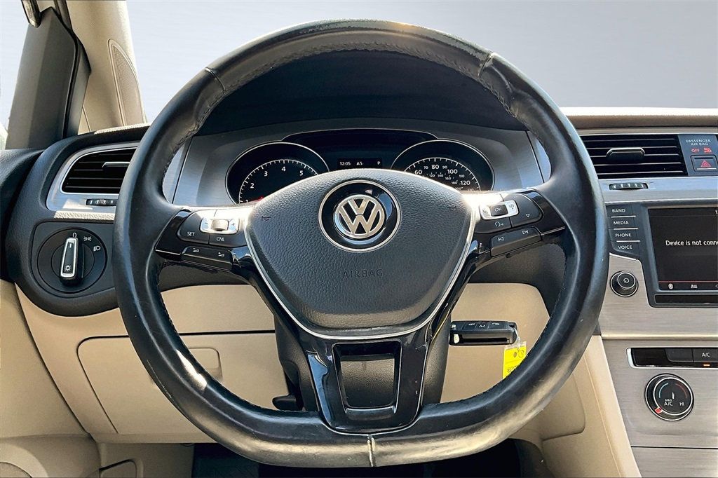 2016 Volkswagen Golf TSI S photo 17