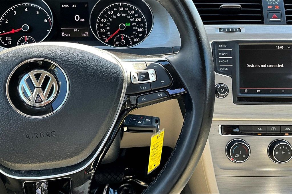 2016 Volkswagen Golf TSI S photo 19