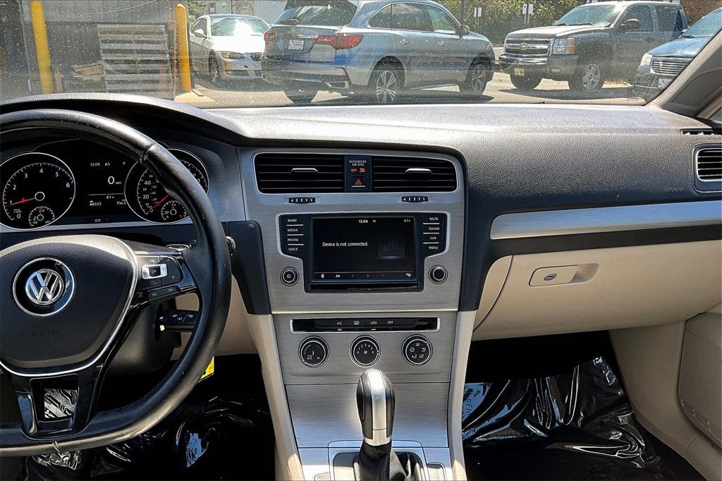 2016 Volkswagen Golf TSI S photo 21