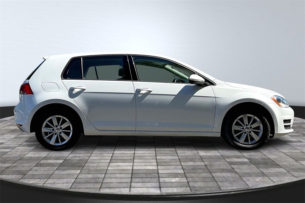 2016 Volkswagen Golf TSI S photo 5