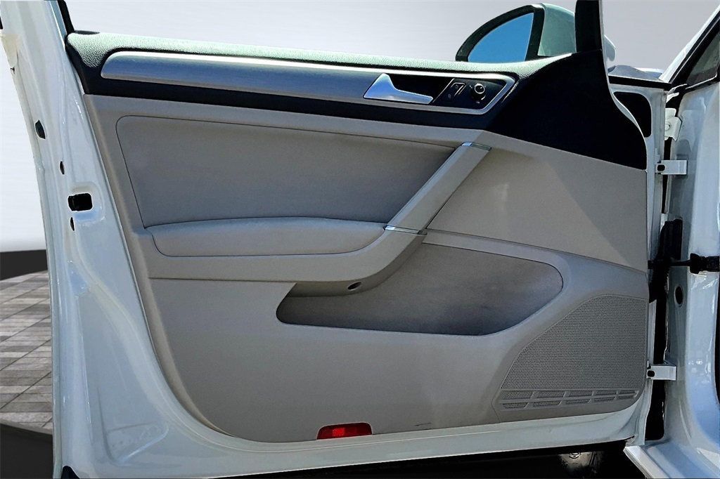 2016 Volkswagen Golf TSI S photo 6