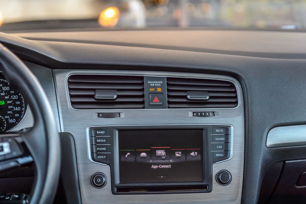 2016 Volkswagen Golf TSI S 4dr Hatchback Automatic - 22962879 - 24