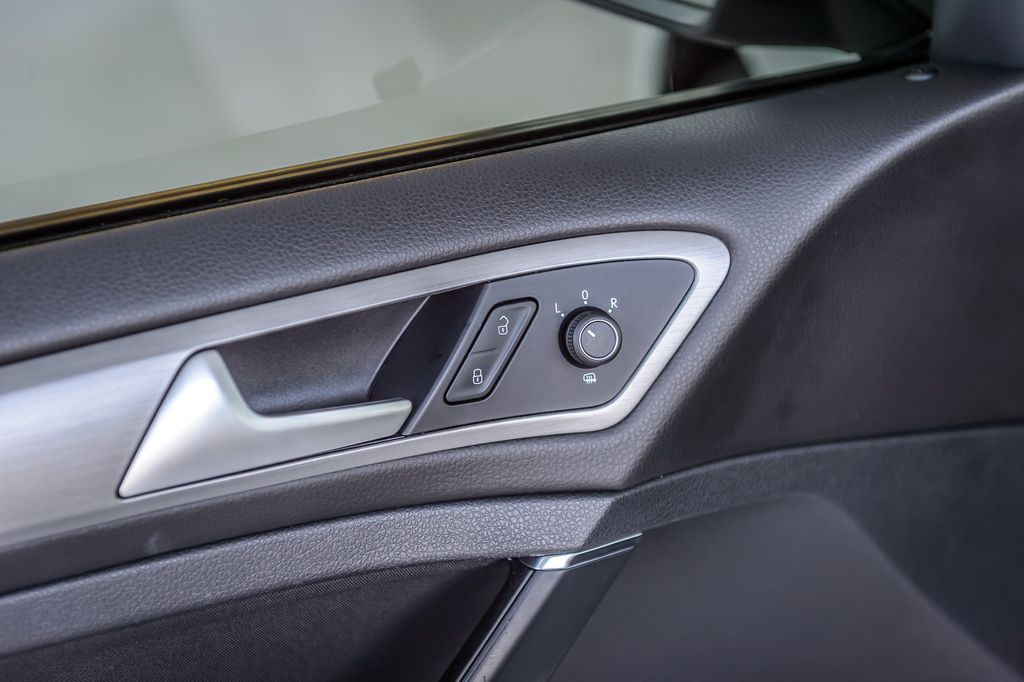 2016 Volkswagen Golf TSI S 4dr Hatchback Automatic - 22962879 - 44