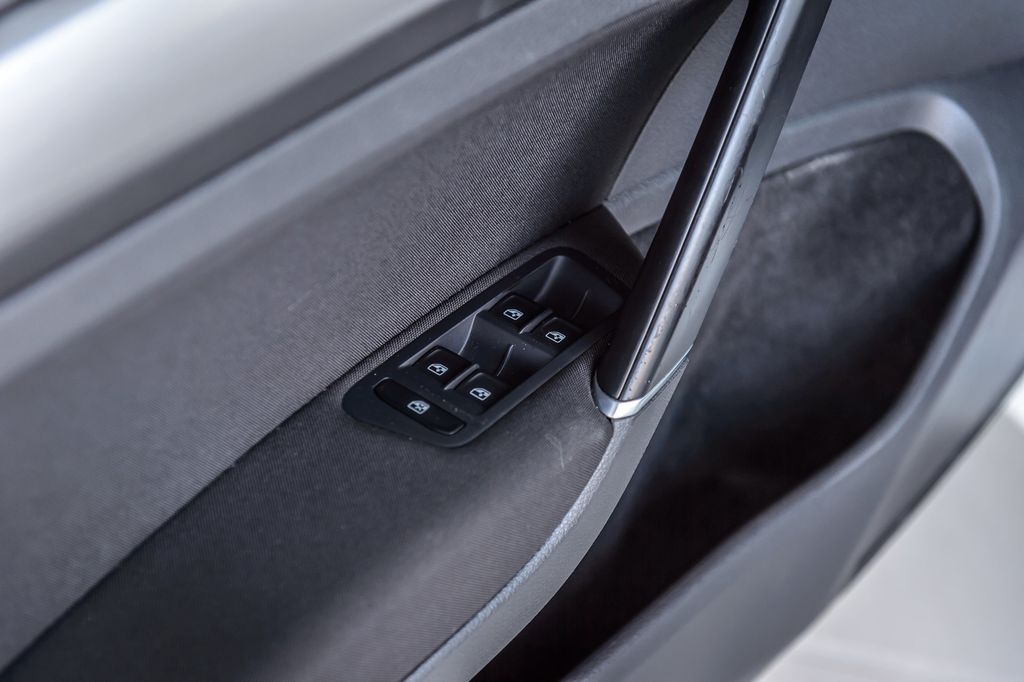 2016 Volkswagen Golf TSI S 4dr Hatchback Automatic - 22962879 - 45