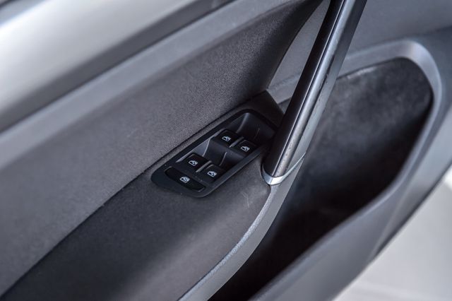 2016 Volkswagen Golf TSI S 4dr Hatchback Automatic - 22962879 - 45