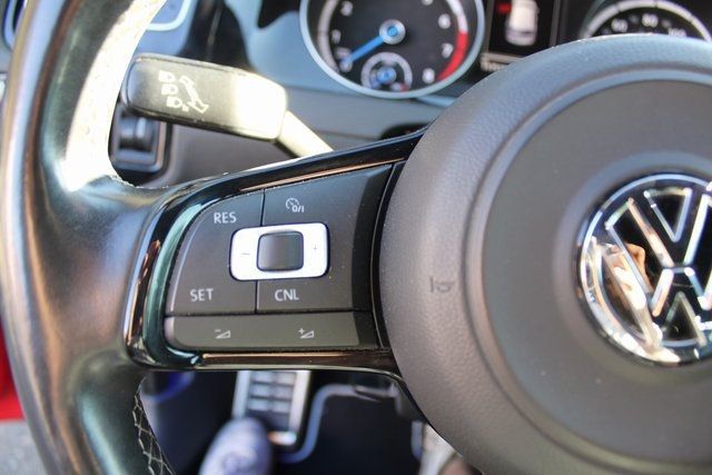 2016 Volkswagen Golf R Base photo 10