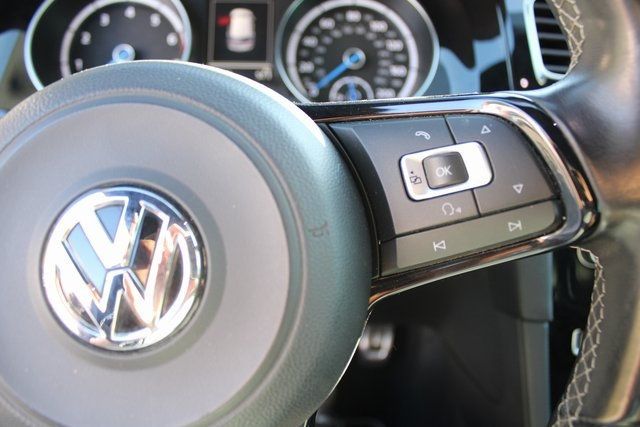 2016 Volkswagen Golf R Base photo 11