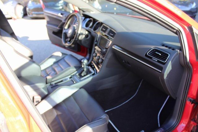 2016 Volkswagen Golf R Base photo 17