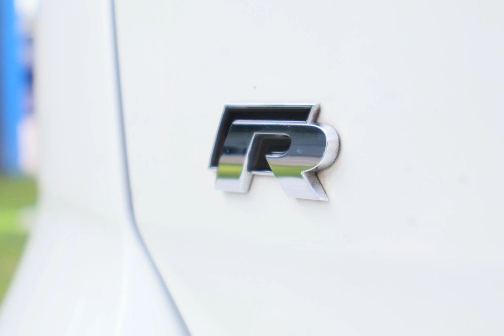 2016 Volkswagen Golf R photo 8