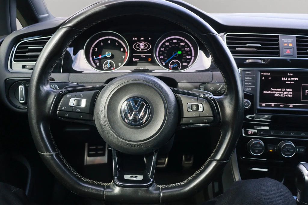 2016 Volkswagen Golf R photo 11